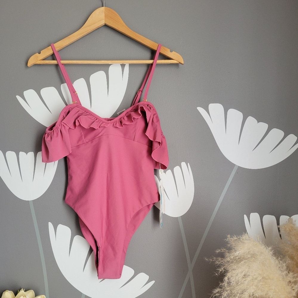 Beach Bunny Shanina Ruffle Off Shoulder One Piece Swimsuit Dusty Pink Size Small